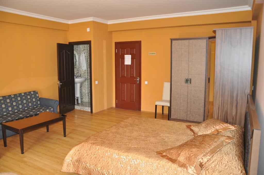 Prestige Hotel Batumi Cameră foto